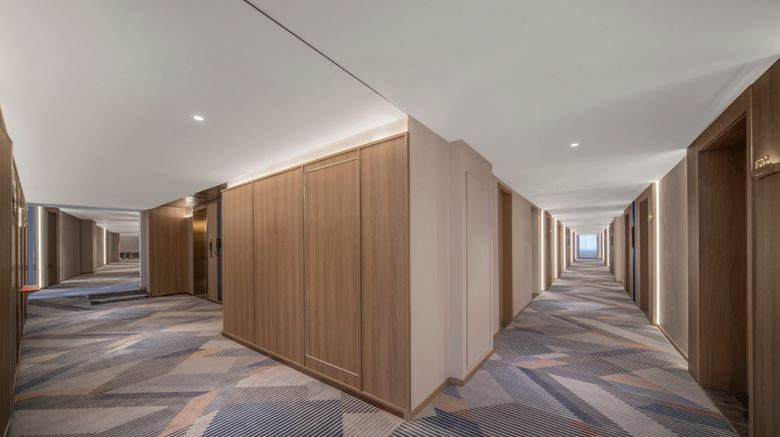 <b>Holiday Inn Exp Qingdao Downtown Lobby</b>. Images powered by <a href="https://www.leonardoworldwide.com/" title="Leonardo Worldwide" target="_blank">Leonardo</a>.