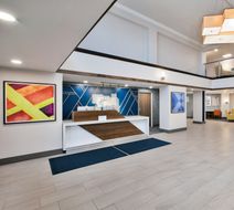 Holiday Inn Express Exterior