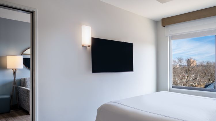 EVEN Hotel Rochester-St Mary's Area Room