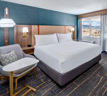 Holiday Inn Frisco Room