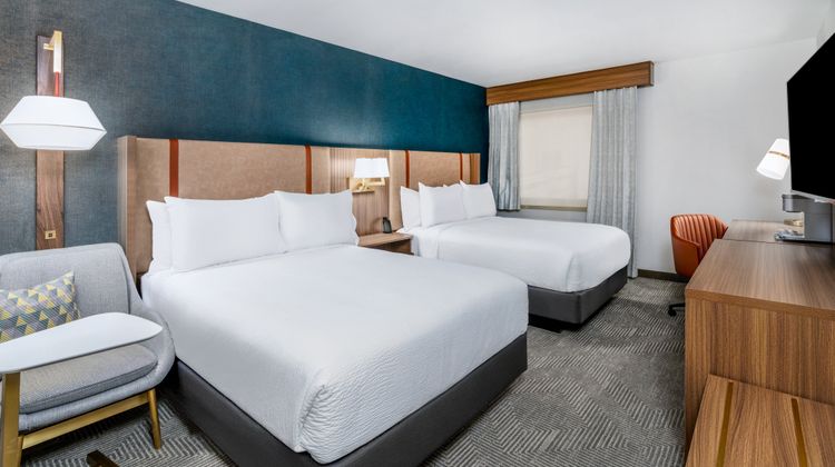 Holiday Inn Frisco Room