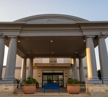 Holiday Inn Express Hotel & Suites Exterior