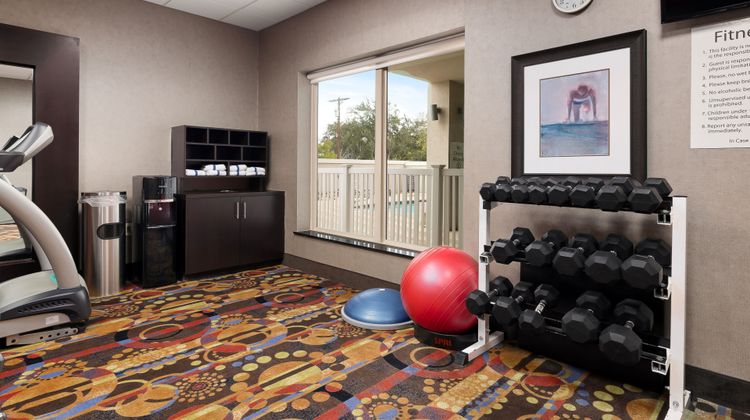 Holiday Inn Express & Stes George West Health Club