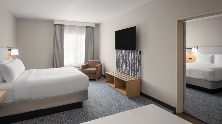Garner Hotel Liberty Lake Suite