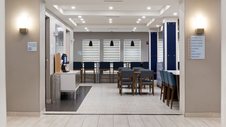 Holiday Inn Express Jourdanton Restaurant