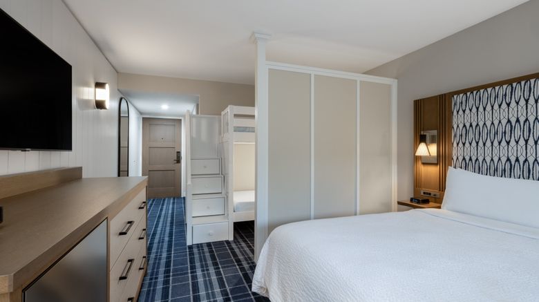<b>Holiday Inn Resort Bar Harbor Suite</b>. Images powered by <a href="https://www.leonardoworldwide.com/" title="Leonardo Worldwide" target="_blank">Leonardo</a>.