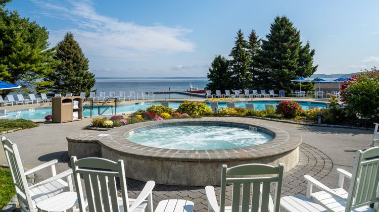Holiday Inn Resort Bar Harbor Pool
