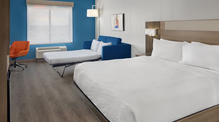 Holiday Inn Express & Suites Odessa Suite