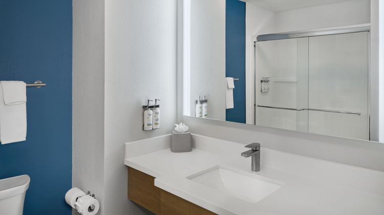Holiday Inn Express & Suites Odessa Room
