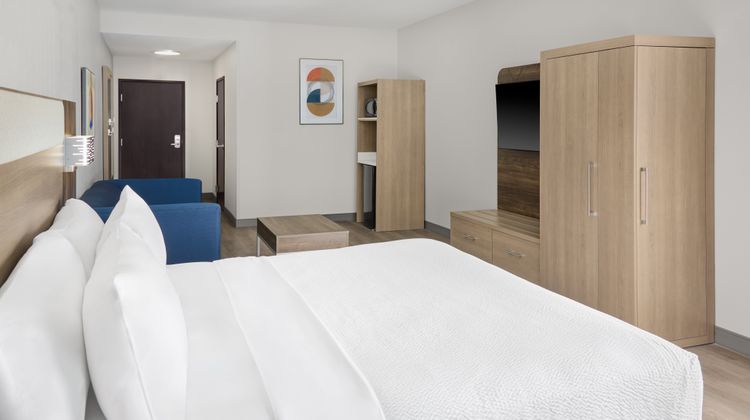 Holiday Inn Express & Suites Odessa Room