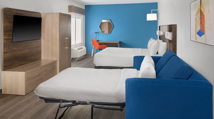 Holiday Inn Express & Suites Odessa Suite