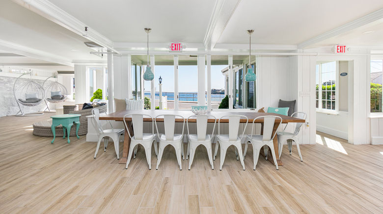 <b>The Cove at Rockport Room</b>. Images powered by <a href="https://www.leonardoworldwide.com/" title="Leonardo Worldwide" target="_blank">Leonardo</a>.