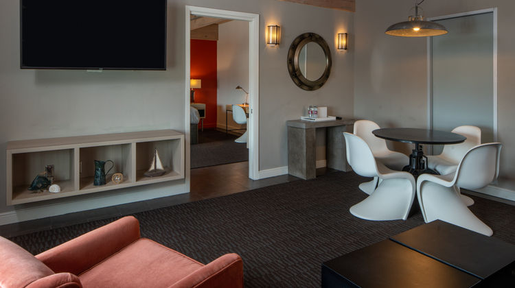 Harbor House Hotel & Marina at Pier 21 Room