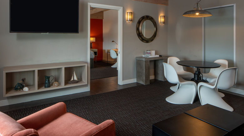 <b>Harbor House Hotel & Marina at Pier 21 Room</b>. Images powered by <a href="https://www.leonardoworldwide.com/" title="Leonardo Worldwide" target="_blank">Leonardo</a>.