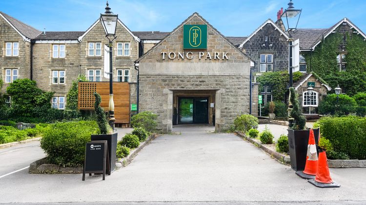 The Tong Park Hotel Exterior