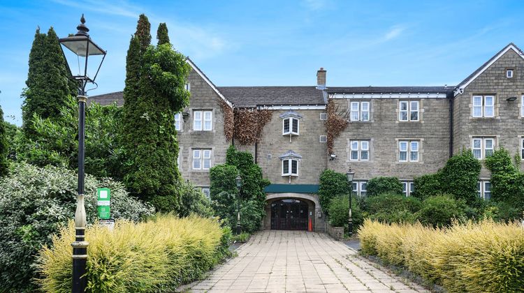 The Tong Park Hotel Exterior