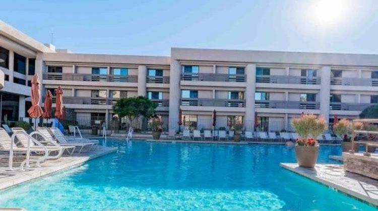 Indian Wells Resort Hotel Pool
