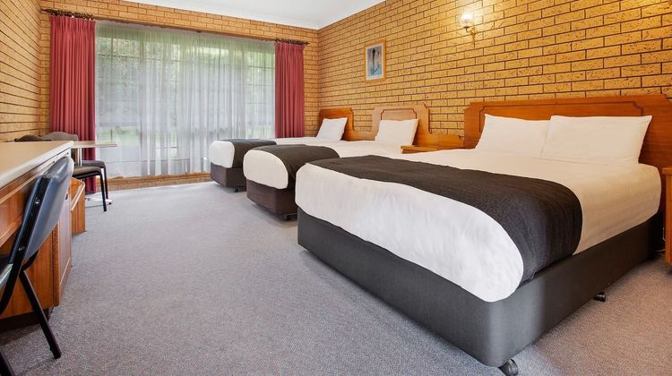 Manifold Motor Inn Room