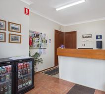 Manifold Motor Inn Lobby