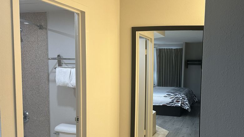 <b>Red Roof Inn Media, PA Room</b>. Images powered by <a href="https://www.leonardoworldwide.com/" title="Leonardo Worldwide" target="_blank">Leonardo</a>.