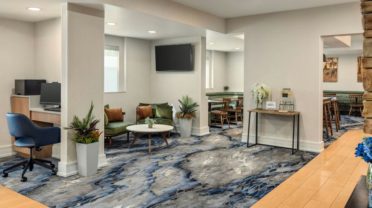 Fairfield Inn/Suites Savannah I-95 South Lobby