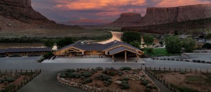 Red Cliffs Lodge Moab Exterior