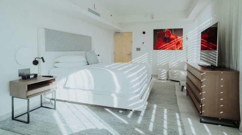 <b>La Concha Resort Room</b>. Images powered by <a href="https://www.leonardoworldwide.com/" title="Leonardo Worldwide" target="_blank">Leonardo</a>.
