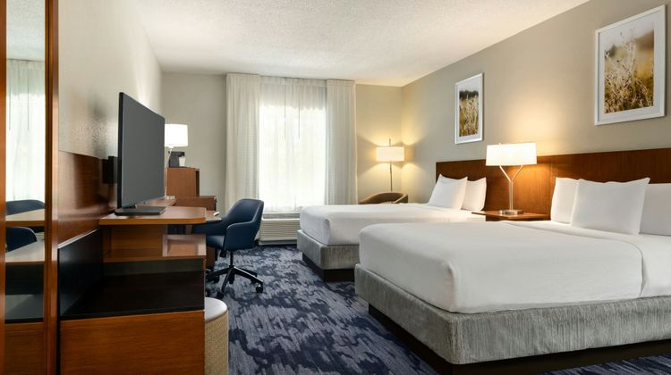 Fairfield Inn/Suites Savannah I-95 South Room