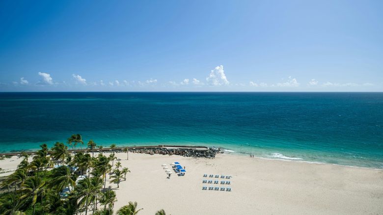 <b>La Concha Resort Suite</b>. Images powered by <a href="https://www.leonardoworldwide.com/" title="Leonardo Worldwide" target="_blank">Leonardo</a>.