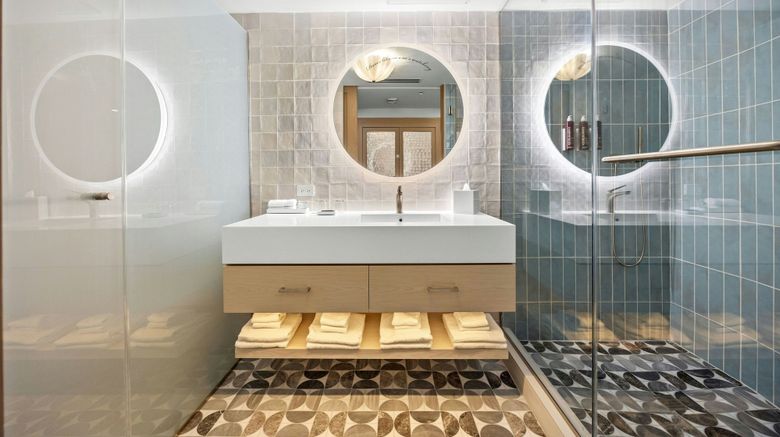 <b>La Concha Resort Room</b>. Images powered by <a href="https://www.leonardoworldwide.com/" title="Leonardo Worldwide" target="_blank">Leonardo</a>.