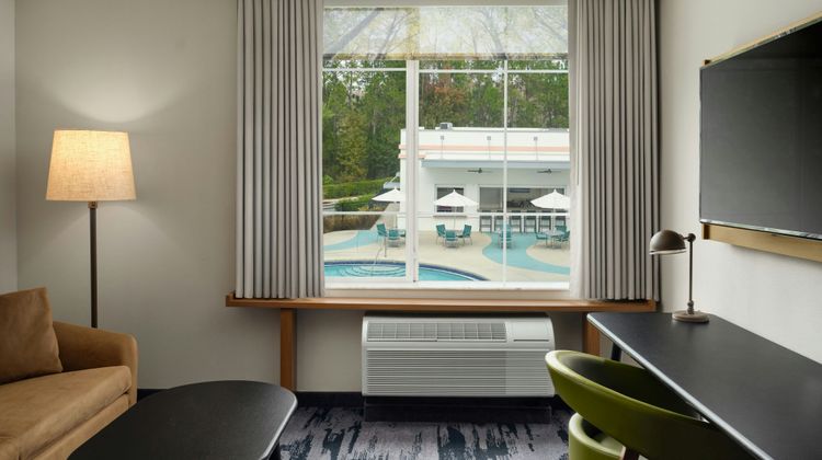 Fairfield Inn & Stes Flamingo Crossings Pool