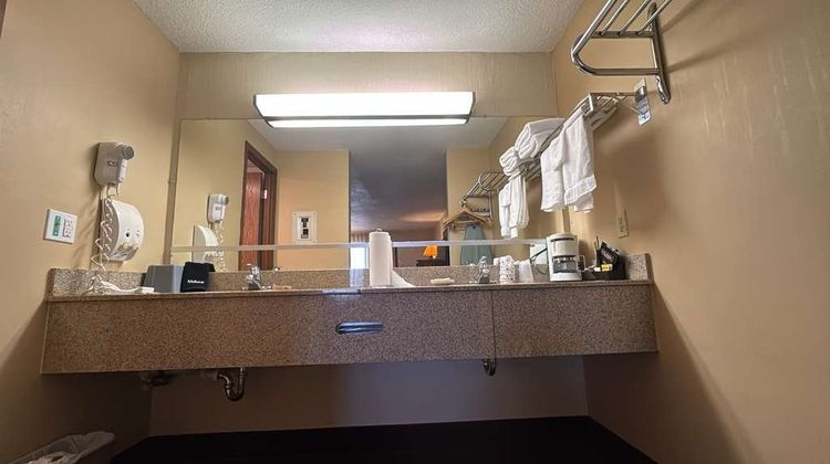 Sundowner Inn Room