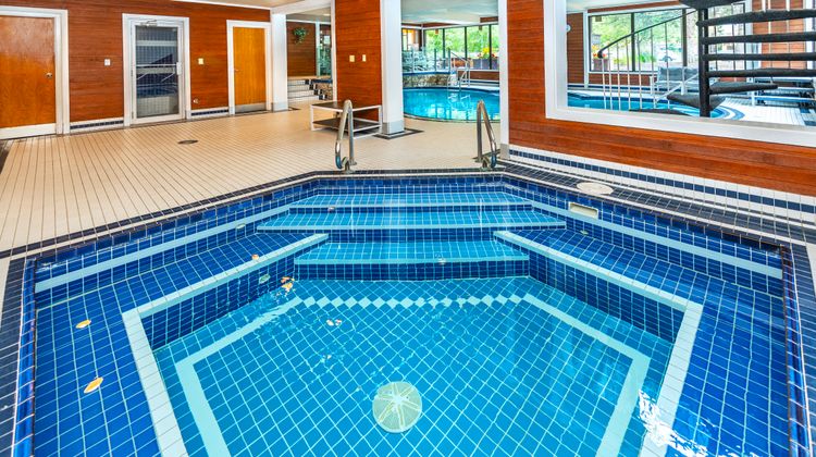 Charltons Banff Hotel Pool