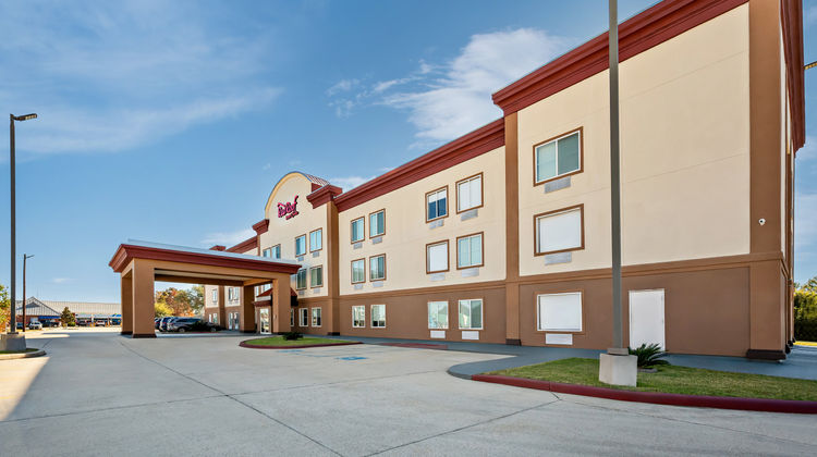 Red Roof Inn & Suites Houma Exterior