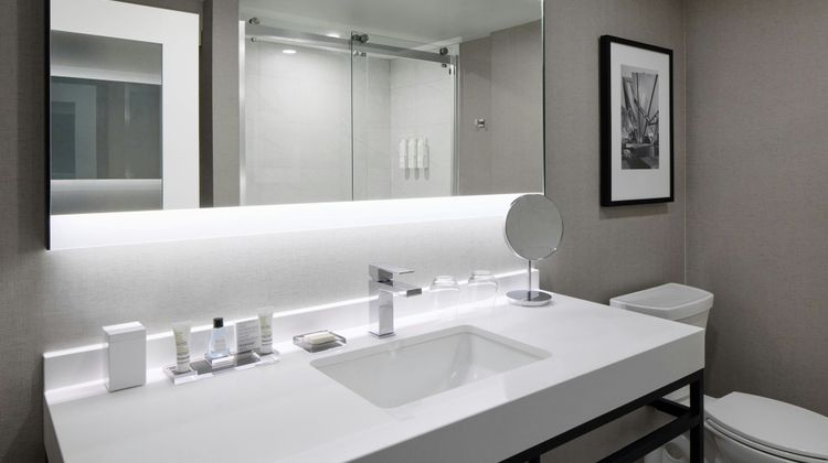 Toronto Airport Marriott Hotel Room
