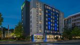Holiday Inn Express & Suites Exterior