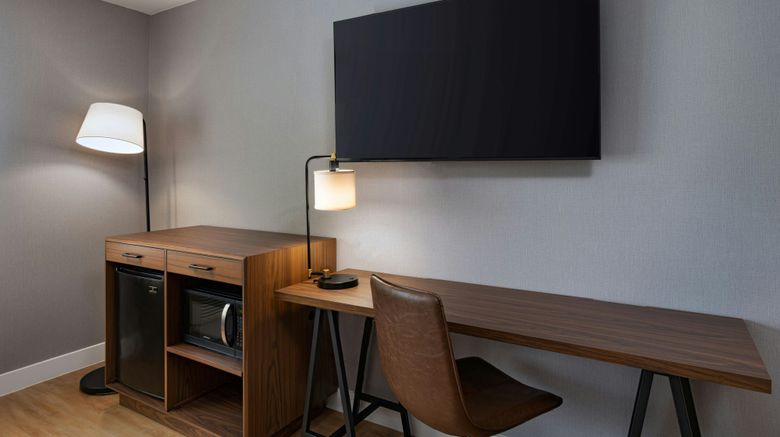<b>Four Points Austin Airport Room</b>. Images powered by <a href="https://www.leonardoworldwide.com/" title="Leonardo Worldwide" target="_blank">Leonardo</a>.