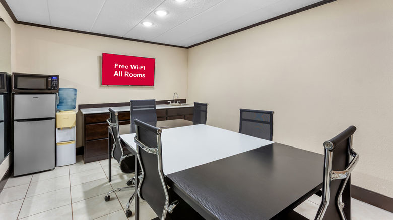 <b>Red Roof PLUS+ Chicago - Hoffman Estates Meeting</b>. Images powered by <a href="https://www.leonardoworldwide.com/" title="Leonardo Worldwide" target="_blank">Leonardo</a>.