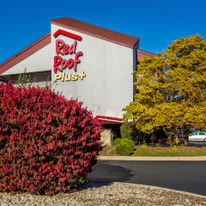 Red Roof PLUS+ Chicago - Hoffman Estates