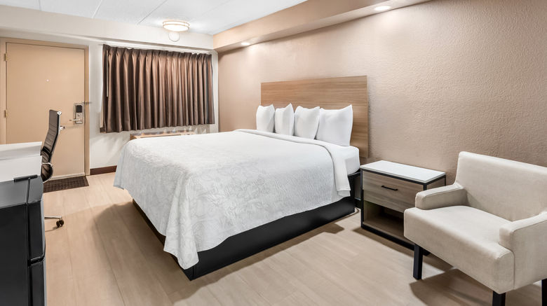 <b>Red Roof PLUS+ Chicago - Hoffman Estates Room</b>. Images powered by <a href="https://www.leonardoworldwide.com/" title="Leonardo Worldwide" target="_blank">Leonardo</a>.