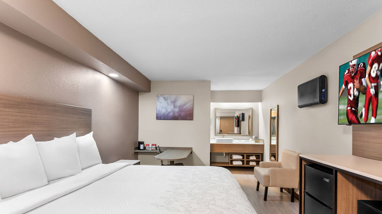 <b>Red Roof PLUS+ Chicago - Hoffman Estates Room</b>. Images powered by <a href="https://www.leonardoworldwide.com/" title="Leonardo Worldwide" target="_blank">Leonardo</a>.