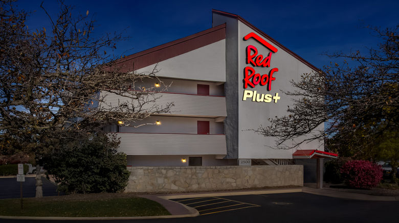 <b>Red Roof PLUS+ Chicago - Hoffman Estates Exterior</b>. Images powered by <a href="https://www.leonardoworldwide.com/" title="Leonardo Worldwide" target="_blank">Leonardo</a>.