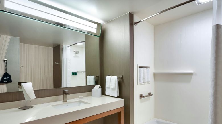 <b>Courtyard Los Angeles LAX/Hawthorne Room</b>. Images powered by <a href="https://www.leonardoworldwide.com/" title="Leonardo Worldwide" target="_blank">Leonardo</a>.