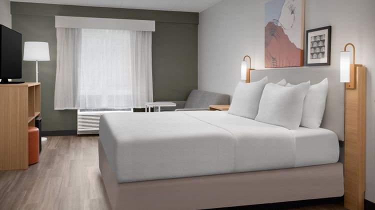 Spark by Hilton Northborough Room