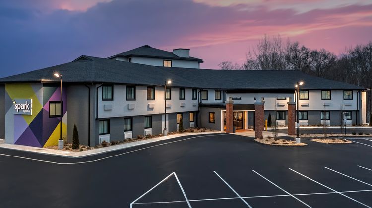 Spark by Hilton Northborough Exterior