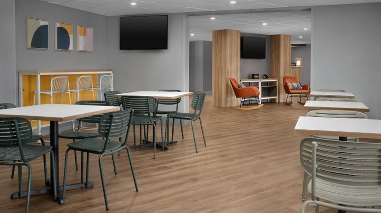 Spark by Hilton Northborough Restaurant