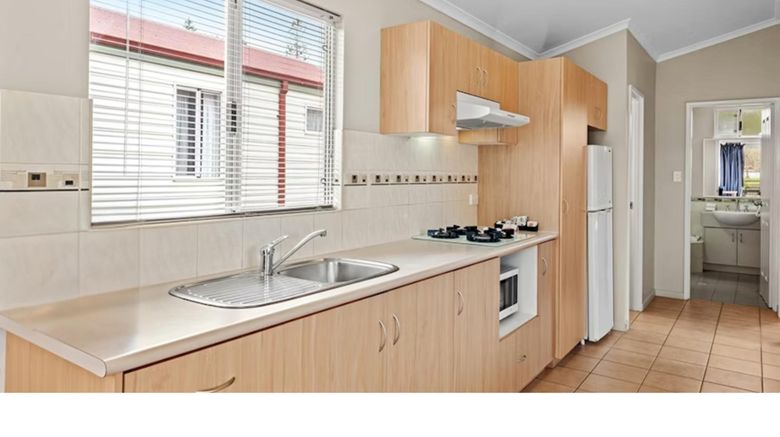 <b>Discovery Parks Bunbury Foreshore Room</b>. Images powered by <a href="https://www.leonardoworldwide.com/" title="Leonardo Worldwide" target="_blank">Leonardo</a>.
