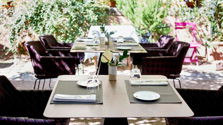 <b>La Maison des Tetes Restaurant</b>. Images powered by <a href="https://www.leonardoworldwide.com/" title="Leonardo Worldwide" target="_blank">Leonardo</a>.