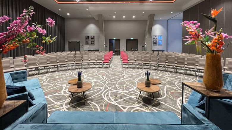 <b>Leonardo Royal Hotel Amsterdam Meeting</b>. Images powered by <a href="https://www.leonardoworldwide.com/" title="Leonardo Worldwide" target="_blank">Leonardo</a>.