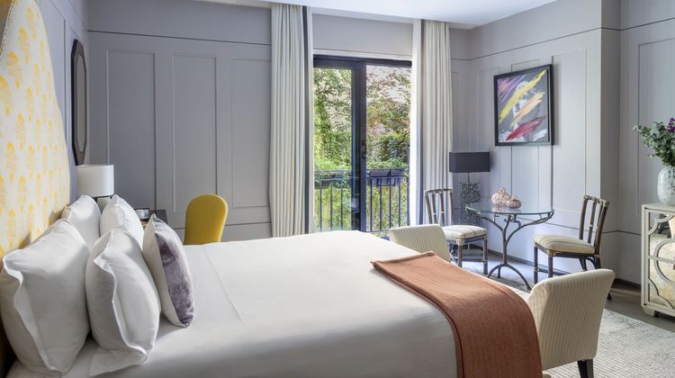 Singer Palace Hotel Suite